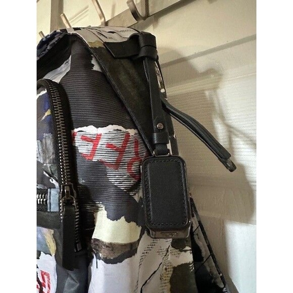 Tumi  Voyageur Halsey Backpack Poster Graphics New without tag - Picture 2 of 6
